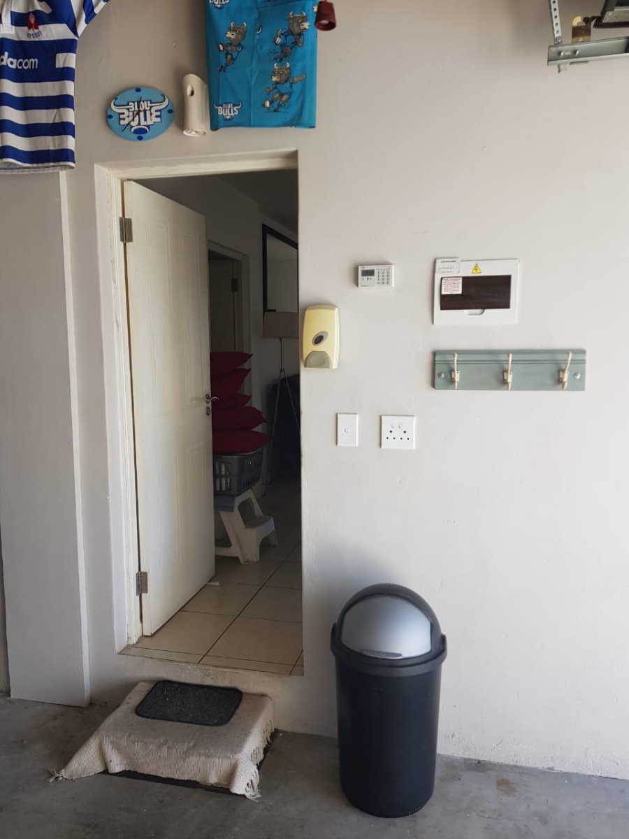 To Let 2 Bedroom Property for Rent in Burgundy Estate Western Cape